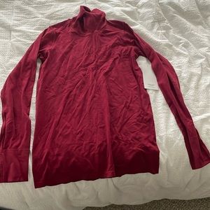 NWT Athleta Ascent Turtleneck Red Size L